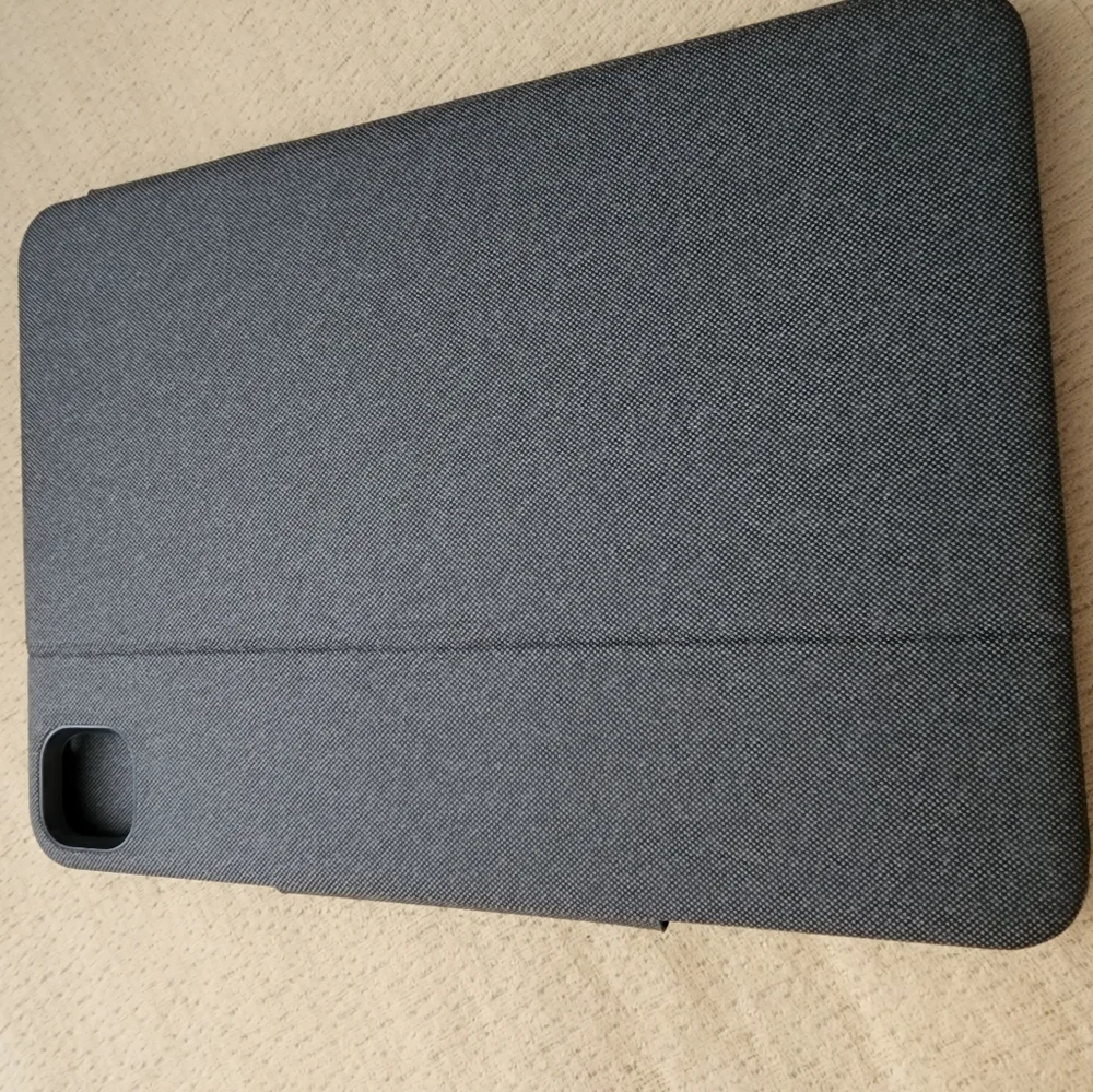 Logitech Folio Touch for Ipad 11inch